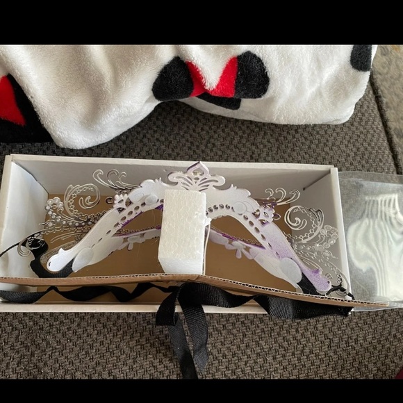 Purple and Silver Masquerade Mask - Picture 4 of 4